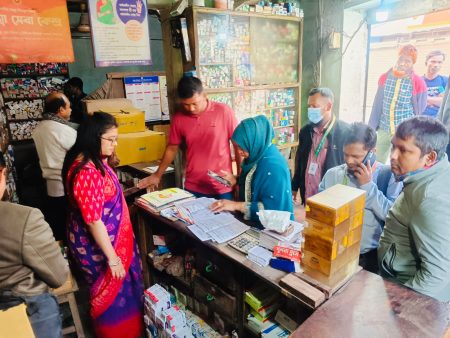 কালীগঞ্জে ভ্রাম্যমাণ আদালতের অভিযান: ফার্মেসিকে লাখ টাকা দণ্ড