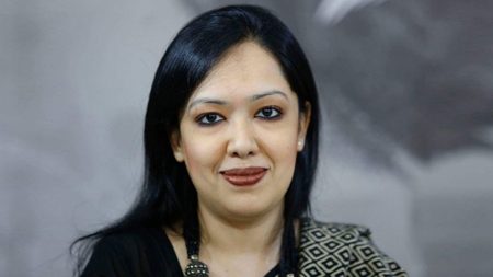 ভোটের অনিয়ম নিয়ে ইইউকে অভিযোগ জানাবেন রুমিন ফারহানা রুমিন ফারহানা