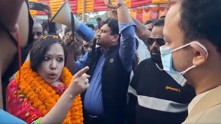 ম্যাজিস্ট্রেটকে রুমিন