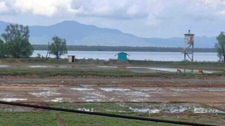 সংঘর্ষের মুখে