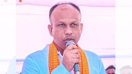 লালমনিরহাটে সাবেক উপজেলা চেয়ারম্যান সুজন জেল গেট থেকে পুনরায় গ্রেফতার উপজেলা চেয়ারম্যান সুজন