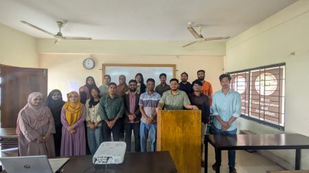 কমিউনিটি গাইড ফর ফ্যাক্ট-চেকিং: কুবি ও ইউল্যাবের যৌথ আয়োজন কমিউনিটি গাইড ফর ফ্যাক্ট-চেকিং
