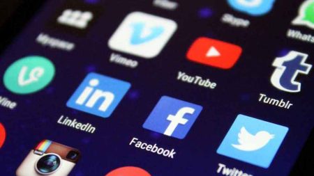 হোয়াটসঅ্যাপ-ফেসবুক -ইনস্টাগ্রাম ব্যবহারে গুনতে হবে টাকা WP