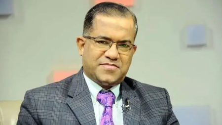 তারেক রহমানের সম্মানে ঢাকা-১৭ আসন থেকে প্রার্থিতা প্রত্যাহার ব্যারিস্টার এম সরওয়ার হোসেন