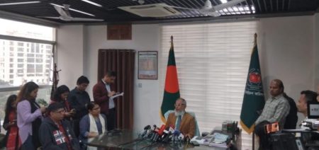 নির্বাচনি কর্মকর্তারা গণভোট