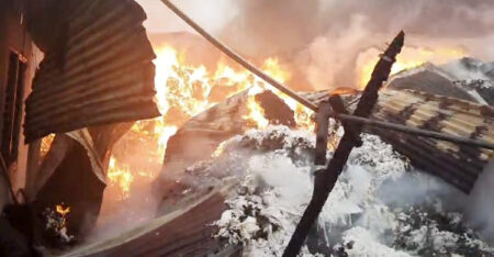 কোনাবাড়ির ঝুট গোডাউনে আগুন, নিয়ন্ত্রণে দমকলের ৬ ইউনিট gazipur