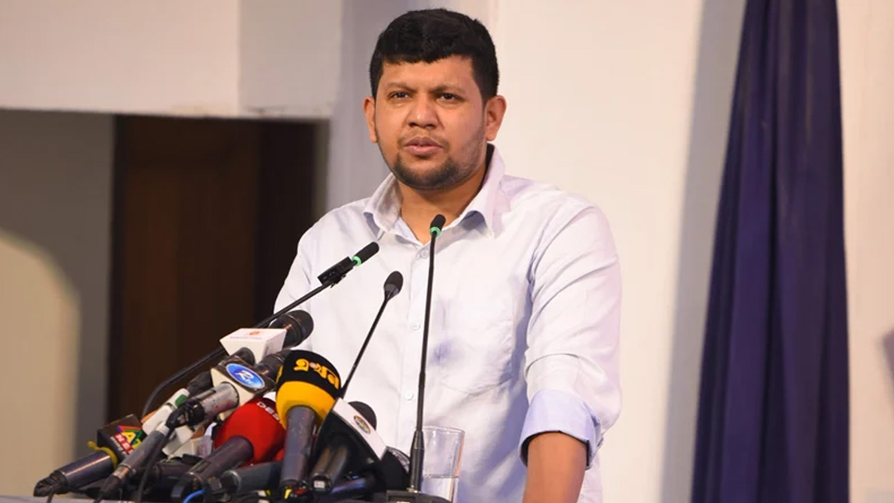 নতুন রাজনৈতিক শক্তি তৈরির ইঙ্গিত মাহফুজের