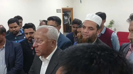 খতিয়ে দেখছে