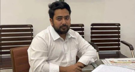 নাহিদ ইসলামের নির্বাচনি অফিসের পাশে গুলি নাহিদ ইসলাম