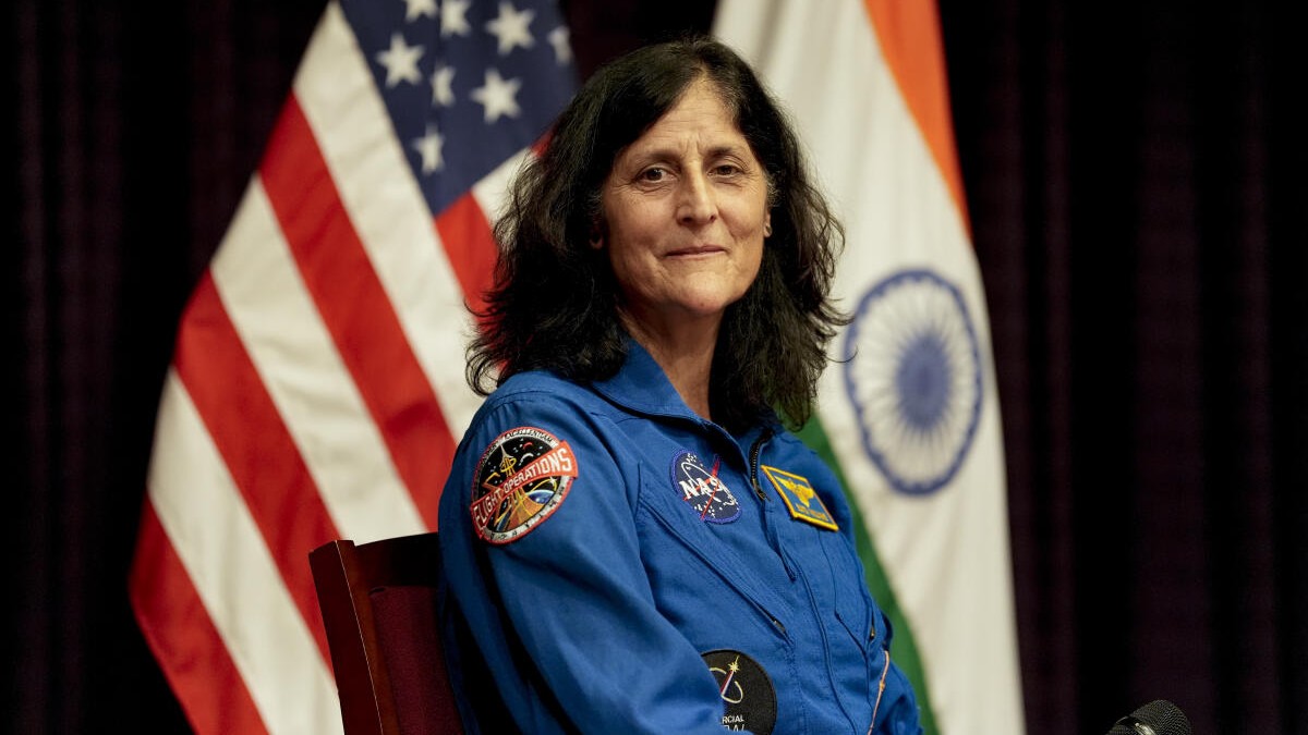nasa astronaut sunita williams retires