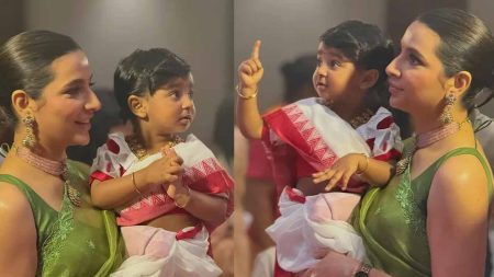 মায়ের কোলে বসে হাতেখড়ি হলো ইয়ালিনীর অভিনেত্রী শুভশ্রী