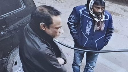 ফিলিং স্টেশন কর্মীকে গাড়িচাপা দিয়ে হত্যার ঘটনায় মামলা ফিলিং স্টেশন