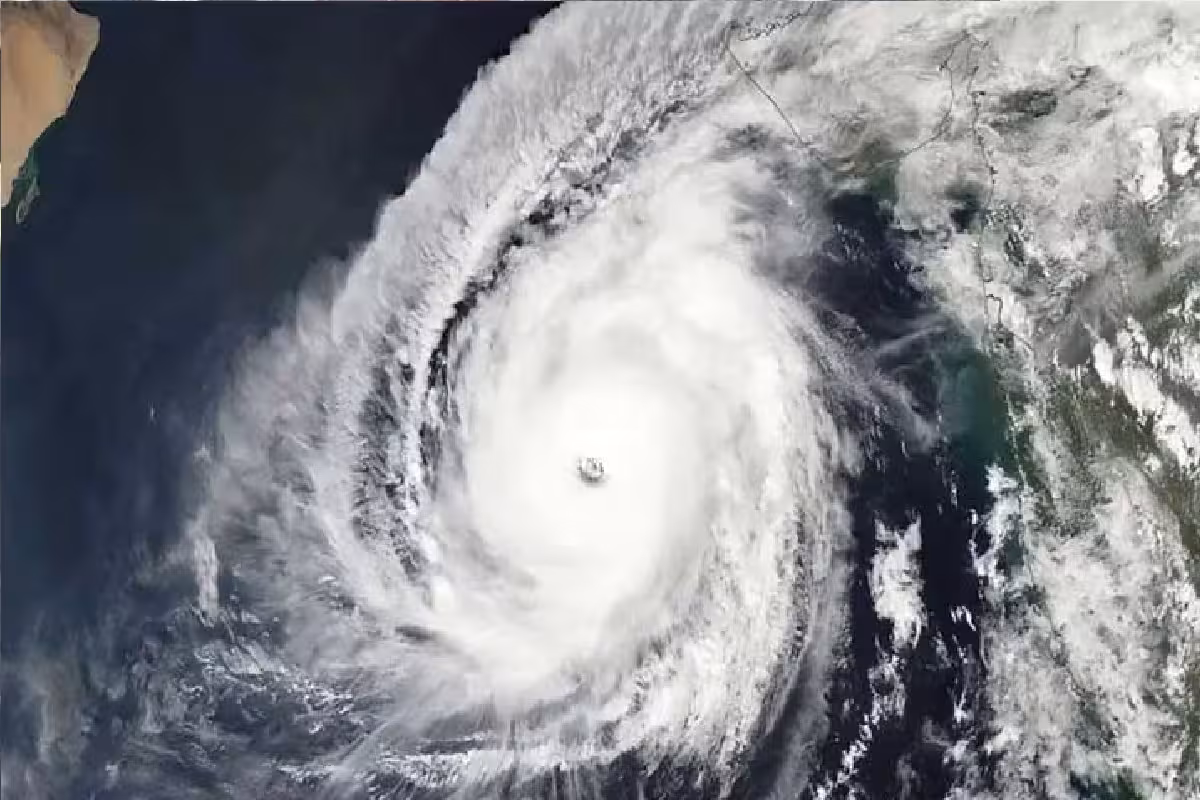 আসছে শক্তিশালী ‘বোম্ব সাইক্লোন’