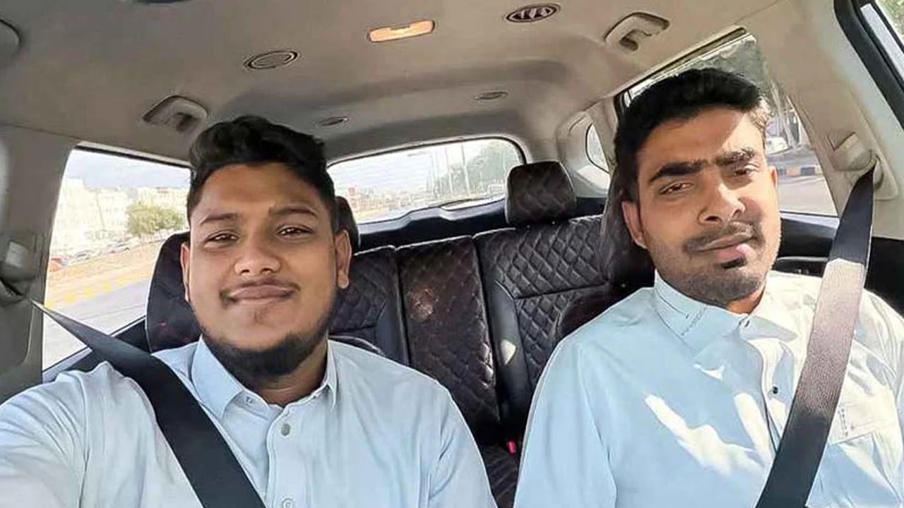 ওমানে উটের সঙ্গে গাড়ির ধাক্কা