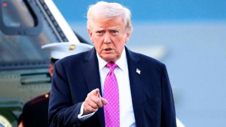 কানাডাকে গিলে খাবে চীন বলে ট্রাম্প