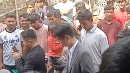 দুই চীনা নাগরিক