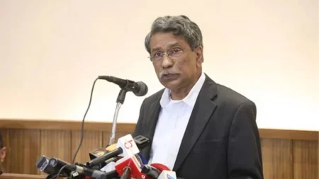 ফিরে না যায়