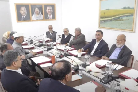 বিএনপির স্থায়ী কমিটির জরুরি বৈঠকে তারেক রহমান বিএনপি স্থায়ী কমিটির জরুরি বৈঠক