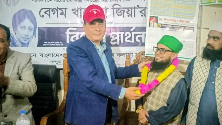 যোগ দিয়েছেন