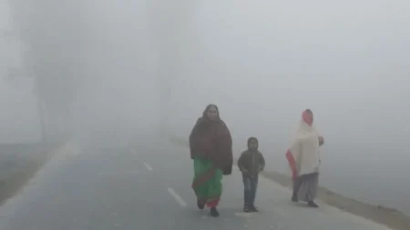 তেঁতুলিয়ায় বইছে শৈত্যপ্রবাহ, তাপমাত্রা ৮ ডিগ্রির ঘরে শৈত্যপ্রবাহ