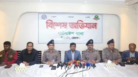 পুলিশের চাকরিচ্যুত সেই সুমন দাসের নেতৃত্বেই ৭ কোটি টাকার স্বর্ণ ছিনতাই সুমন চন্দ্র দাস