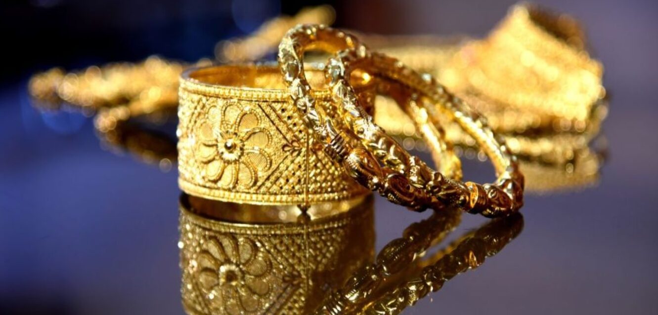 বছরের শুরুতে কমল স্বর্ণের দাম