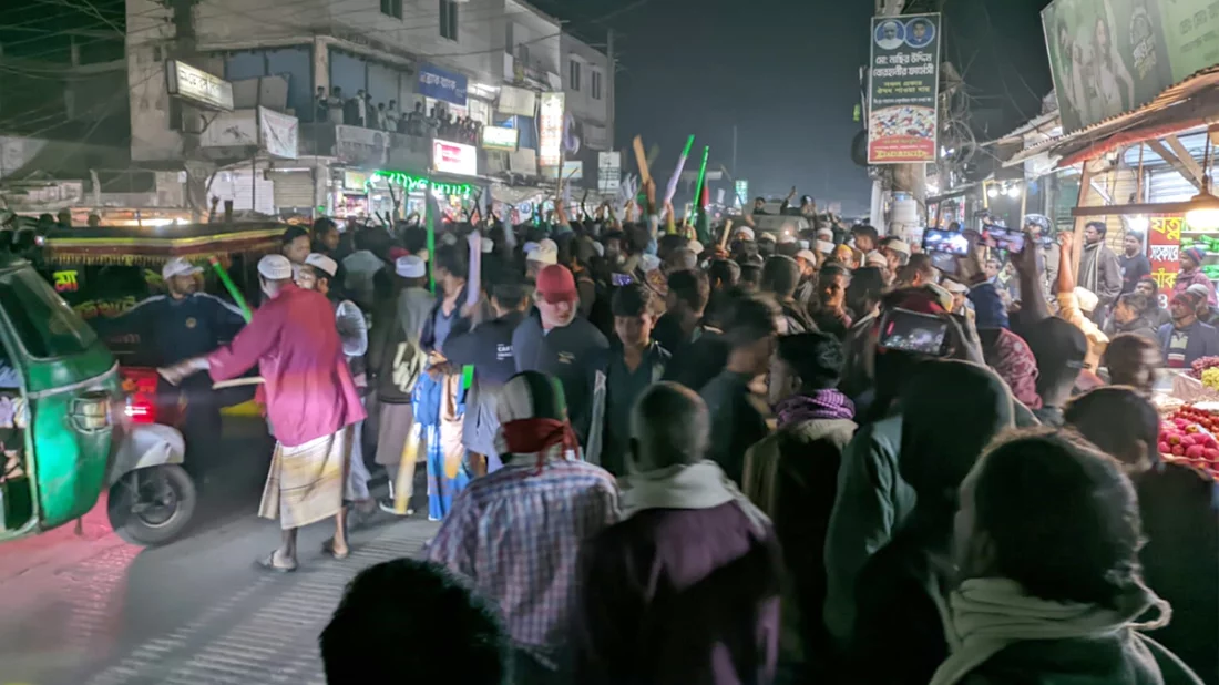 ১৩ জন আহত