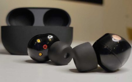 Sony WF-1000XM6 earbuds