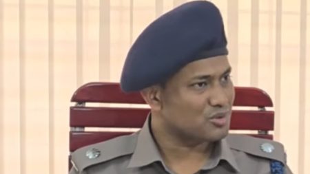 ‘ব্যালট বাক্সে হাত দিলে হাতই থাকবে না’ এডিসি জুয়েল রানা
