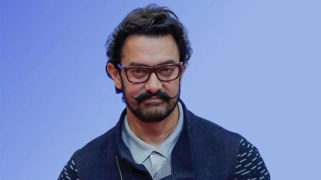 কেন বিচ্ছেদ মেনে নিয়েছিলেন, জানালেন আমির খান আমির খান