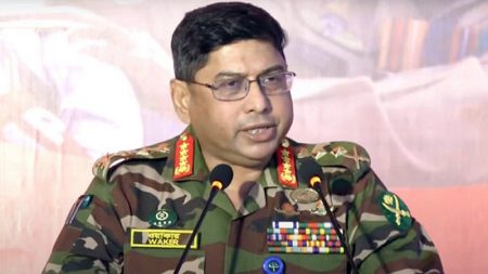 নতুন সরকারের শপথের পর ব্যারাকে ফিরবে সেনাবাহিনী : সেনাপ্রধান সেনাপ্রধান
