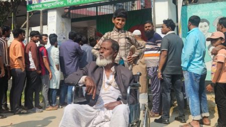 ৭০ বছরের বৃদ্ধ