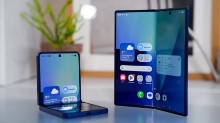 Folding smartphones