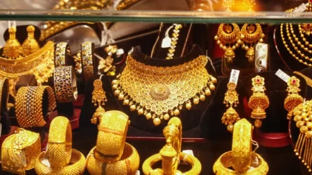 আবারও স্বর্ণের দামে নতুন রেকর্ড, ভরিতে যত টাকা Gold
