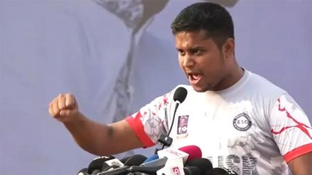 নূরাকে ২৪ ঘণ্টার মধ্যে ধরতে হবে : হাসনাত আবদুল্লাহ হাসনাত আবদুল্লাহ