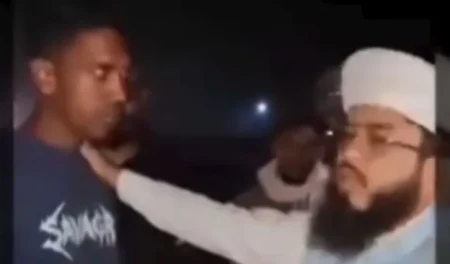 চাঁদাবাজকে হাতেনাতে ধরলেন এমপি এমপি