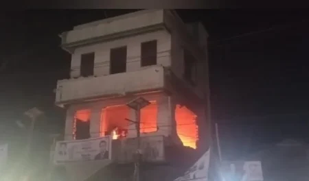 ময়মনসিংহে আ.লীগের কার্যালয়ে আগুন, ভাঙচুর Office