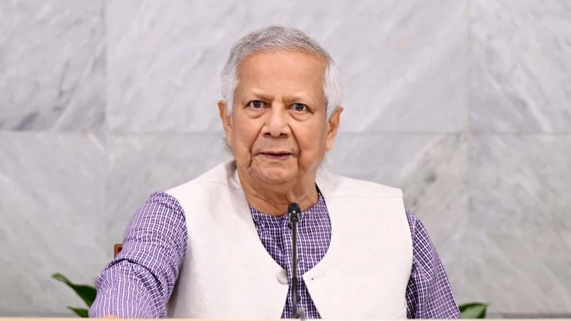আসতে হবে না, সেবাই পৌঁছে যাবে নাগরিকের কাছে : প্রধান উপদেষ্টা প্রধান উপদেষ্টা