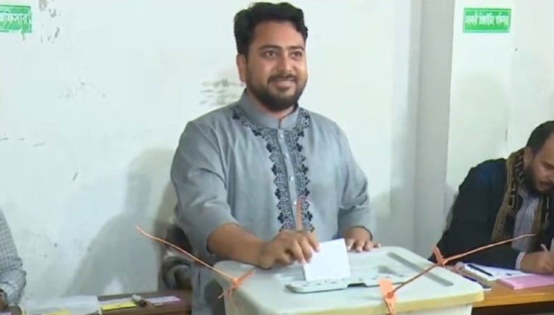 ভোটকেন্দ্রে আসার আহ্বান