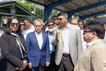 ঈদে ভাড়া বাড়ালে কঠোর ব্যবস্থা : সড়কমন্ত্রী সড়কমন্ত্রী