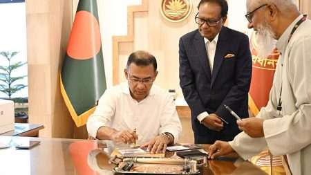 মাতৃভাষা দিবসের স্মারক ডাকটিকিট অবমুক্ত করলেন প্রধানমন্ত্রী প্রধানমন্ত্রী