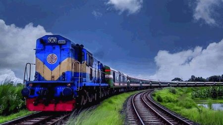 স্পেশাল ট্রেন