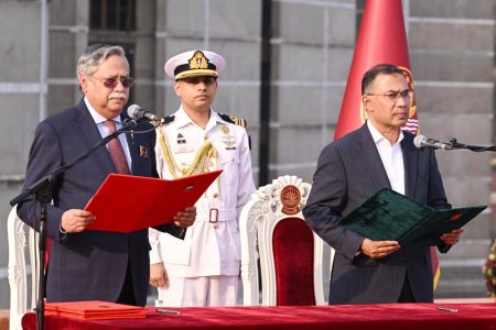 সরকারের যাত্রা