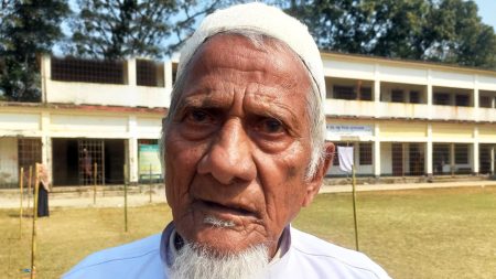 ভোট দিতে পেরে খুশি ৯৬ বছর বয়সী কাশেম খান কাশেম খান