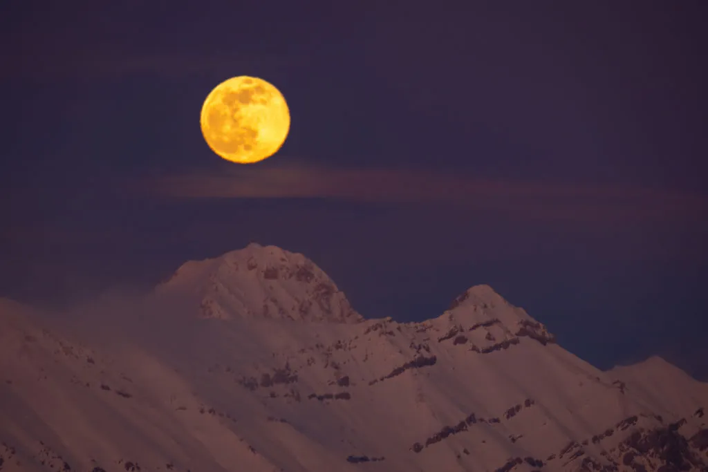 full moon snow moon