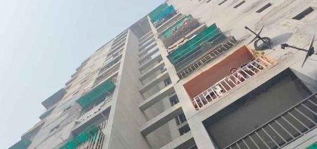 ৯ তলা থেকে লাফ দিয়ে তিন বোনের আত্মহত্যা তিন বোনের আত্মহত্যা