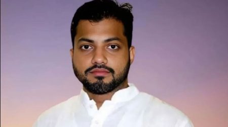 ৩ কেন্দ্রে এগিয়ে ইশরাক হোসেন ইশরাক হোসেন
