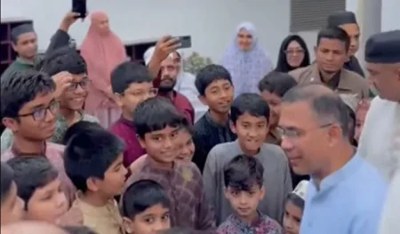জুমার নামাজ শেষে শিশুদের সঙ্গে প্রধানমন্ত্রীর শুভেচ্ছা বিনিময় pm