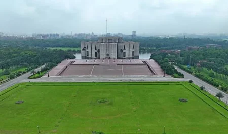 ঐতিহ্য ভেঙে সংসদে শপথ, চলছে শেষ মুহূর্তের প্রস্তুতি সংসদে শপথ
