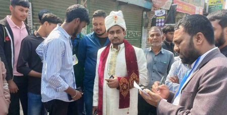 বিয়ের সাজে ভোটকেন্দ্রে বর, বললেন ‘আগে ভোট পরে বিয়ে’ ভোটকেন্দ্রে বর